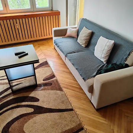 Cale Mieszkanie 2 Pokojowe Na Wylacznosc Centrum Czestochowy, Bardzo Blisko Jasnej Gory, 2 Duze Lozka *