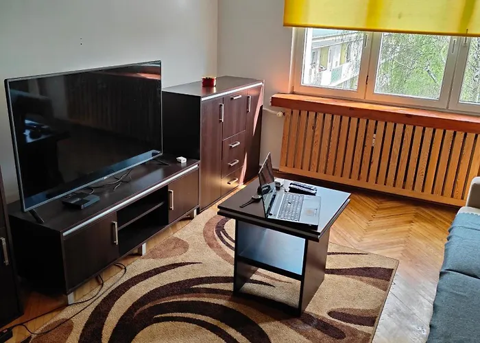 Cale Mieszkanie 2 Pokojowe Na Wylacznosc Centrum Czestochowy, Bardzo Blisko Jasnej Gory, 2 Duze Lozka *